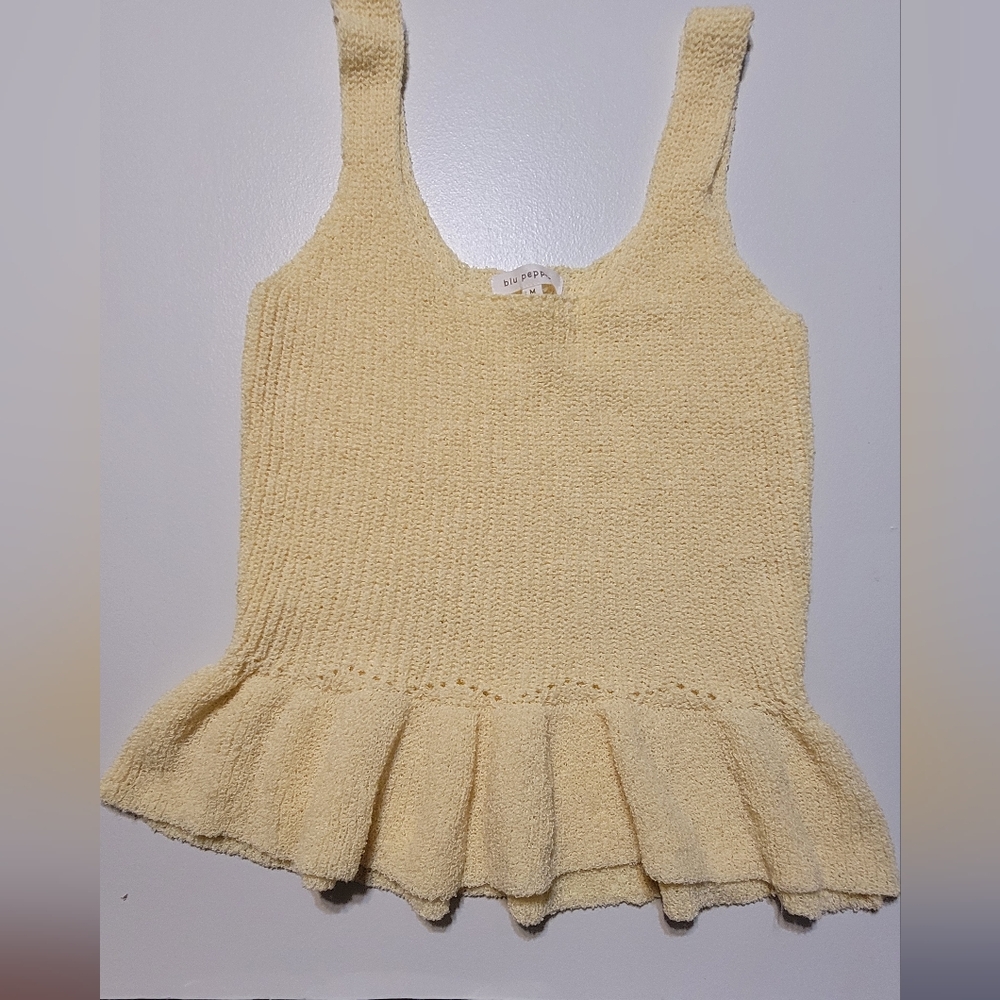Blue Pepper Cozy Life Womens Knit Yellow Flowy Boho Crop Tank Top Size Medium ❤️